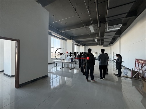 銀川裝修公司|銀川缶匯辦公室設(shè)計(jì)現(xiàn)場(chǎng)量房